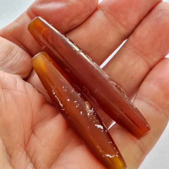 Oud Tibetaans of Nepalese Natuurlijke banded rode agaat Bead, Antiek en Kunst, Antiek | Overige Antiek