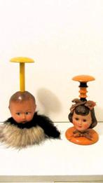 merkloos - Speelgoed 2 poppenhoedenstandaard.s, Antiek en Kunst