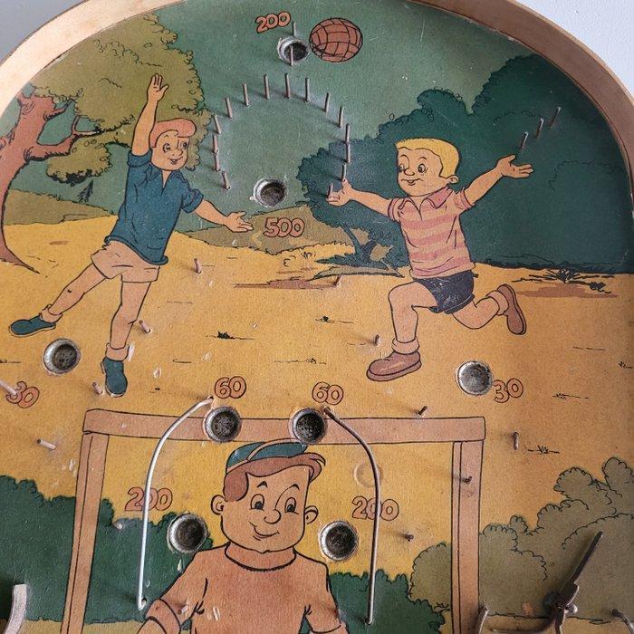 Bisvitnoy - Vintage Soccer Pinball Game: 1960s USSR Table, Antiek en Kunst, Antiek | Wandborden en Tegels