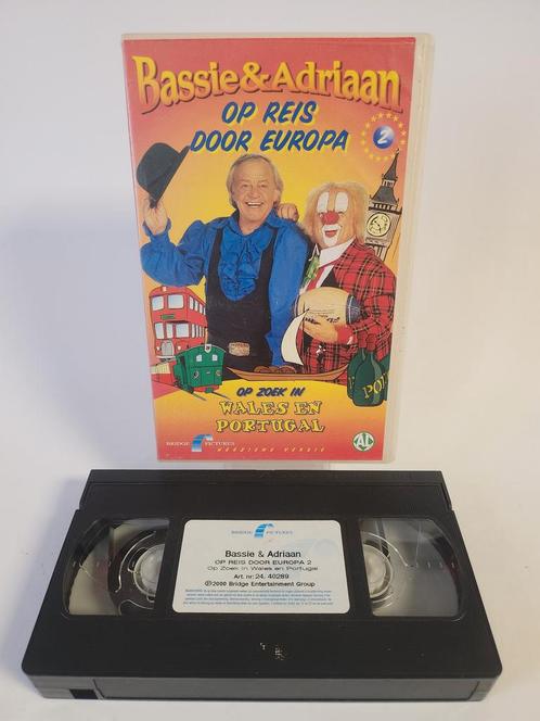 Bassie & Adriaan op Reis door Europa 2 VHS, Cd's en Dvd's, VHS | Kinderen en Jeugd, Zo goed als nieuw, Ophalen of Verzenden