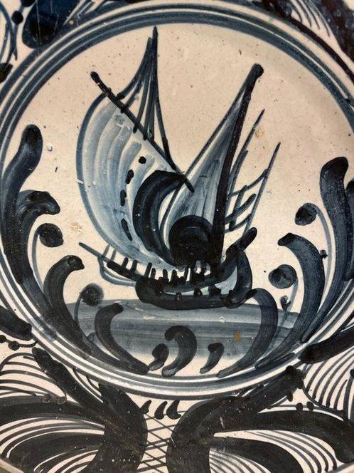 Spaanse Majolica schotel - La Corbata - Plat - Faïence, Antiek en Kunst, Antiek | Zilver en Goud