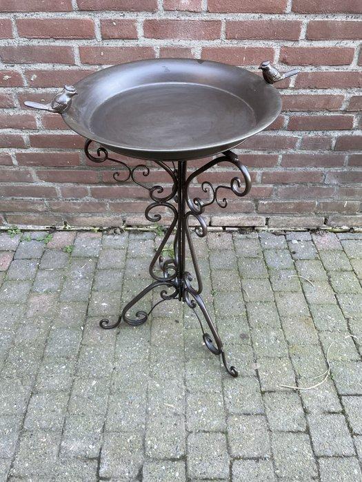 Vogelbad - Metaal - Metalen vogelbad op stand, Antiquités & Art, Art | Objets design