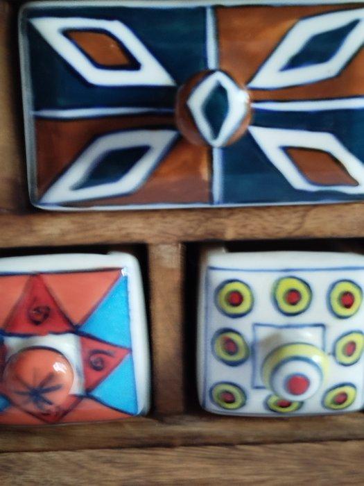 Ladekast - hout, keramiek, Antiek en Kunst, Curiosa en Brocante