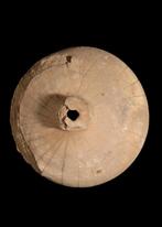 Byzantijns Keramiek Handgranaat met lineaire decoratie