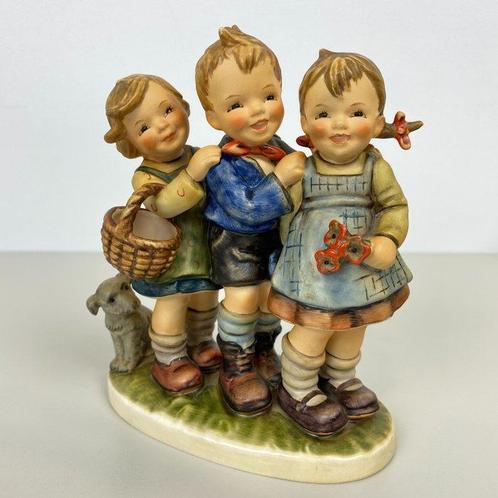 Goebel - Figurine - Follow The Leader #369 TMK6 - Porcelaine, Antiquités & Art, Curiosités & Brocante