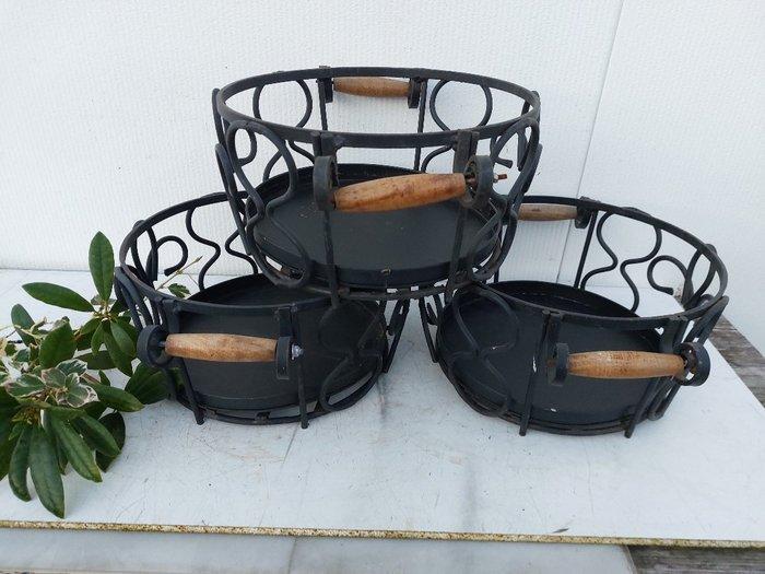 Jardinière (3) - Metaal, Hout - bloemen of plantenkorf, Antiek en Kunst, Curiosa en Brocante
