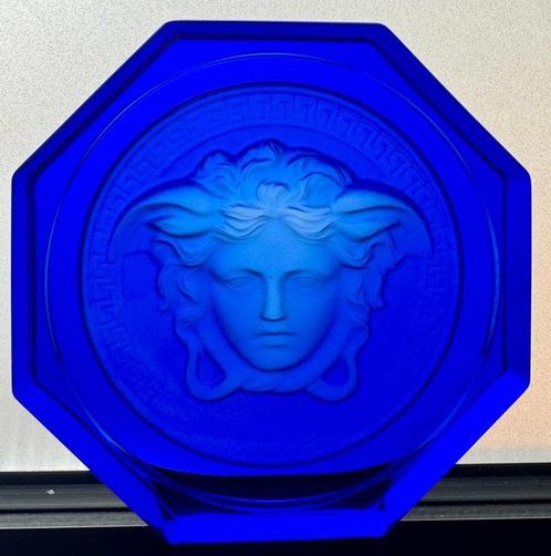 Versace Rosenthal Medusa Kobalt Blue Glass coaster/, Antiek en Kunst, Antiek | Meubels | Tafels