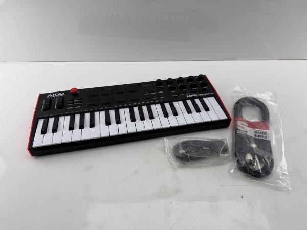 Veiling - Akai MPK Mini Plus midi keyboard + kabels, Muziek en Instrumenten, Versterkers | Keyboard, Monitor en PA