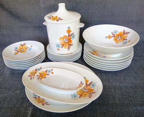 Richard Ginori - Service de table (23) - Fleurs sauvages -, Antiek en Kunst, Antiek | Meubels | Tafels