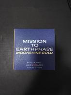 Omega x Swatch - Mission to EarthPhase- Moonshine Gold -, Handtassen en Accessoires, Horloges | Heren, Nieuw