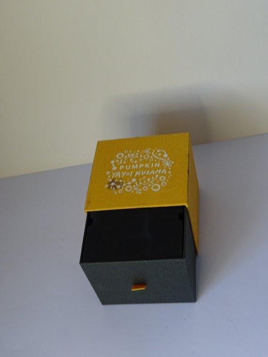 Yayoi Kusama (after) - sculptuur, Dots Obsession Pumpkin, Huis en Inrichting, Overige Huis en Inrichting