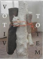 Votiv & Totem 9789059730458, Boeken, Kunst en Cultuur | Beeldend, Verzenden, Gelezen, Rob Smolders