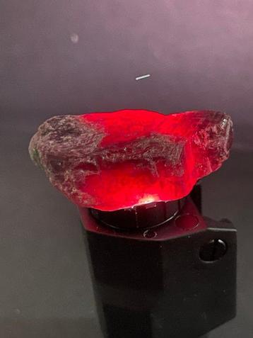 Rubis Pièce Insolite ! Rubis Sanguin de Couleur Supérieure.