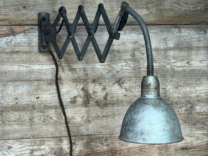 instala decin - Lamp - IJzer - vintage schaarlemp, Antiek en Kunst, Antiek | Wandborden en Tegels