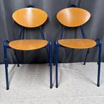 Stoel - Metaal, Hout - Twee stapelbaar stoelen, Antiek en Kunst