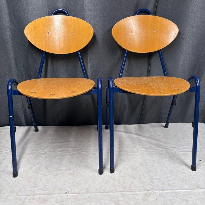 Stoel - Metaal, Hout - Twee stapelbaar stoelen, Antiek en Kunst, Kunst | Designobjecten