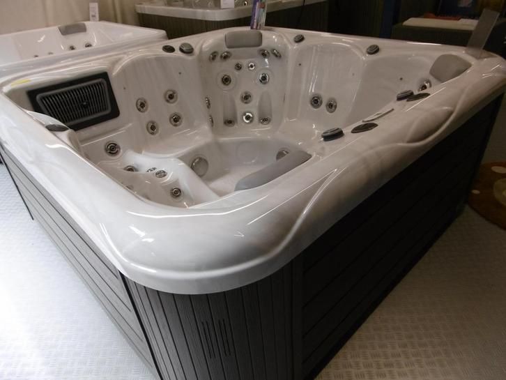 Jacuzzi Wellis 2025 Adriatica 6 pls Full 2025     0476885653, Tuin en Terras, Bubbelbaden en Hottubs