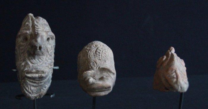 Amulette-masques - Terre cuite - masque de la terre - Pora, Antiquités & Art, Art | Art non-occidental