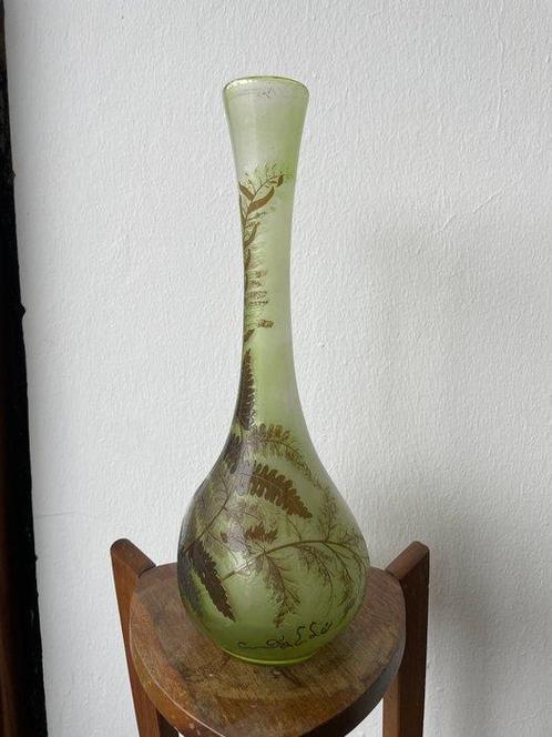 Emile Gallé - Vaas - Bosvarens - Glas - Cameo glass, Antiek en Kunst, Antiek | Glaswerk en Kristal