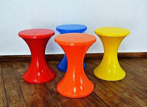 Kruk - Plastic - Vier vintage krukken, Antiek en Kunst, Kunst | Designobjecten