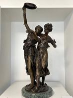 sculptuur, twee dansende en musicerence bacchantes - 64 cm -