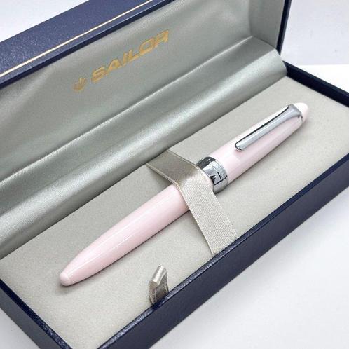 Sailor - Four Seasons (Sakura) - stainless steel nib (F) -, Verzamelen, Pennenverzamelingen