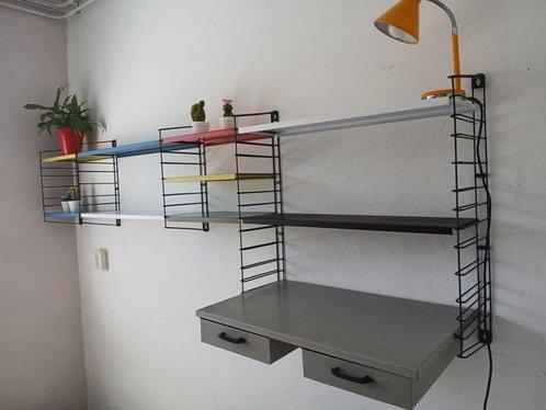 Tomado - Adriaan Dekker - Wandrek - Metaal - Boekenrek,, Antiek en Kunst, Antiek | Meubels | Stoelen en Sofa's