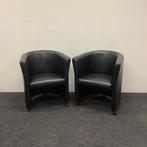 Complete set van 2 stuks fauteuil op wieltjes, zwart skai, Gebruikt