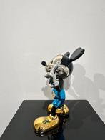 Van Apple - World Love - Mickey Blue