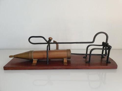 Pompe - model na drewnianej podstawie, do wina lub cydru -, Antiek en Kunst, Curiosa en Brocante