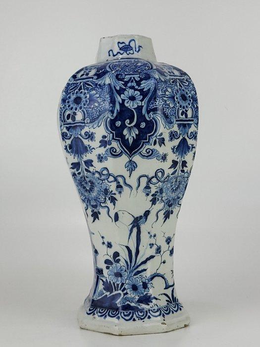 Vaas - Aardewerk - Delft achthoekige vaas, Antiek en Kunst, Antiek | Glaswerk en Kristal