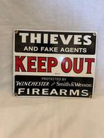 Emaille plaat - Thieves and fake agents keep oud winchester