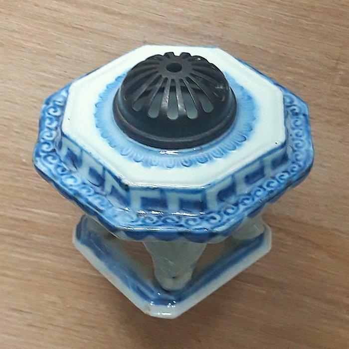 Porselein & brons, ZELDZAME vorm van een zadelstoel - Japan, Antiek en Kunst, Antiek | Overige Antiek