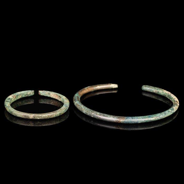 Keltisch Bronskraag en armband (Zonder Minimumprijs), Antiek en Kunst, Antiek | Overige Antiek