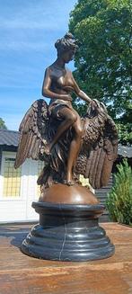Sculpture, Hebe en de adelaar - 50 cm - marbre de bronzage