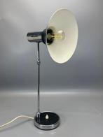 Lampe de table - Chrome, Métal, Plastique, Métal peint