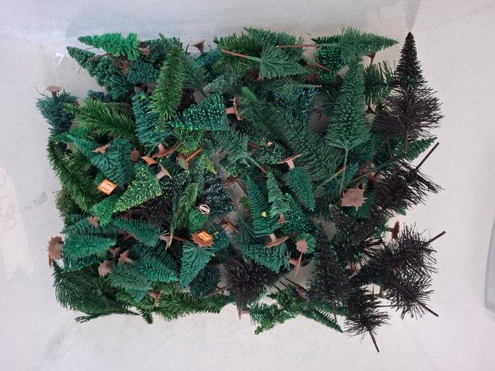 Busch, Herpa N - Modeltreinlandschap (130) - Dennenbomen, Hobby & Loisirs créatifs, Trains miniatures | Échelle N