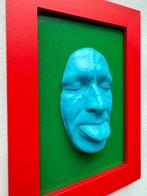 Gregos (1972) - Small blue light mockery on green