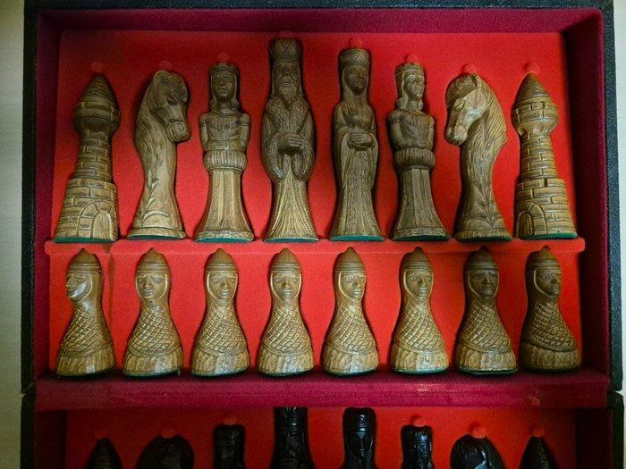Schaakspel - Middeleeuws patroon - Hout, Antiek en Kunst, Curiosa en Brocante