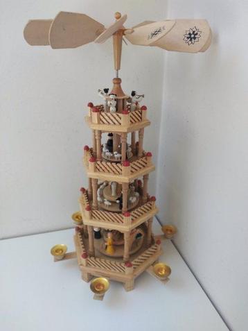 Figurine de Noël décorative - Pyramide de Noël tournante à 5