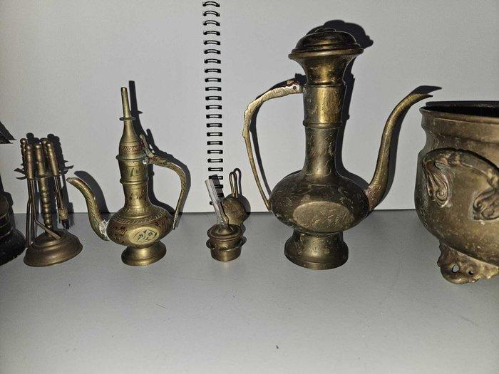 Pot (7) - Koper - Gegrafeerde messing potte, Antiek en Kunst, Curiosa en Brocante