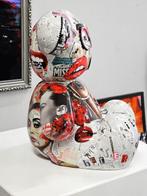 Patryk Konrad - Vogue Marilyn Pop art bear sculpture -