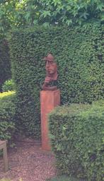Statue, 159cm Silence with Pedestal - 159 cm - Corten Steel