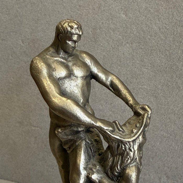 Beeldje, Samson rends the mouth of a lion - 13 cm -, Antiek en Kunst, Curiosa en Brocante