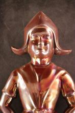 Groot geëmailleerd - sculptuur, Bretonse dame - 46 cm -