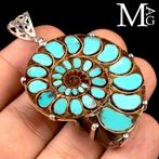 Zilveren hanger met fossiele ammoniet van het geslacht