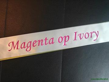 Ivory lint 45 mm met magenta opdruk +/- 50cm. - eigen tekst