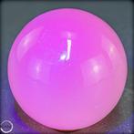 Natuurlijke aragonietbal in zacht roze met intensievere