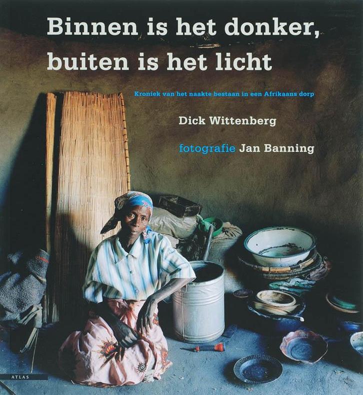 Binnen is het donker, buiten is het licht 9789045014661, Boeken, Literatuur, Gelezen, Verzenden