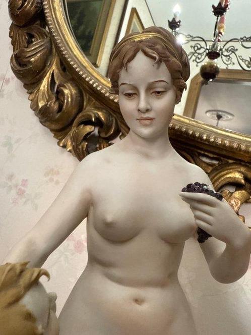 Triade - Benacchio - Sculpture, Donna con drappo seduta su, Antiek en Kunst, Antiek | Glaswerk en Kristal